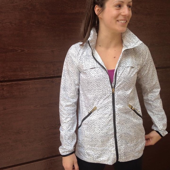 Lululemon windbreaker jacket - Picture 1 of 3
